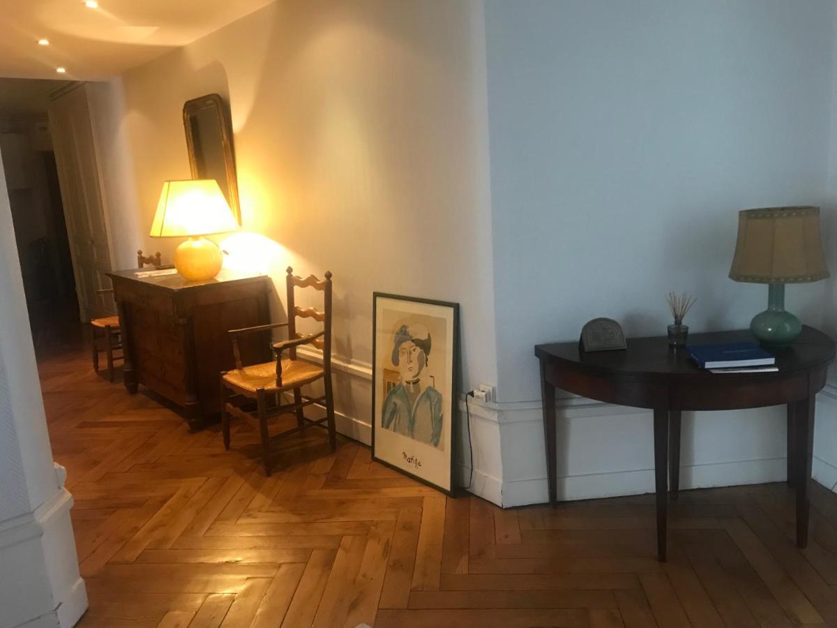 Berges Du Rhone/ Chambre Avec Balcon Лион Екстериор снимка
