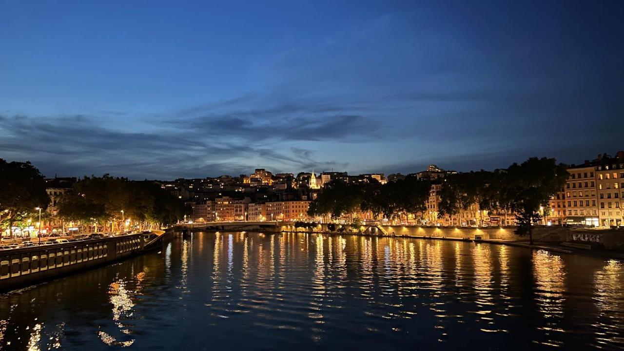 Berges Du Rhone/ Chambre Avec Balcon Лион Екстериор снимка